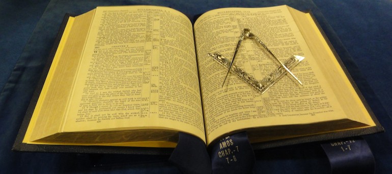 Holy Bible, Square, and Compass, arranged for the third degree in the Book of Ecclesiastes.